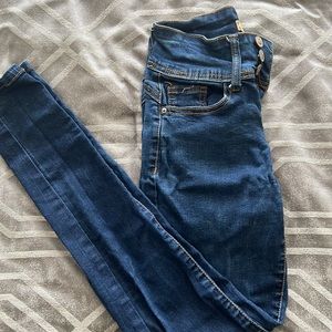 High Waisted Jeans